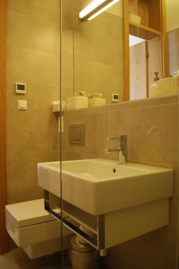 Stylish Studios Apartment In The City Center With Air Conditioning Budapest Eksteriør bilde